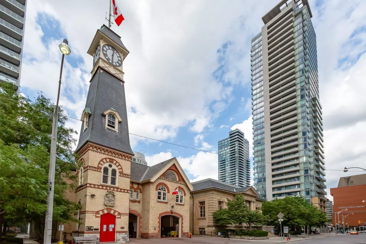 Toronto C02, ON M4W 3Y8,18 Yorkville AVE #215