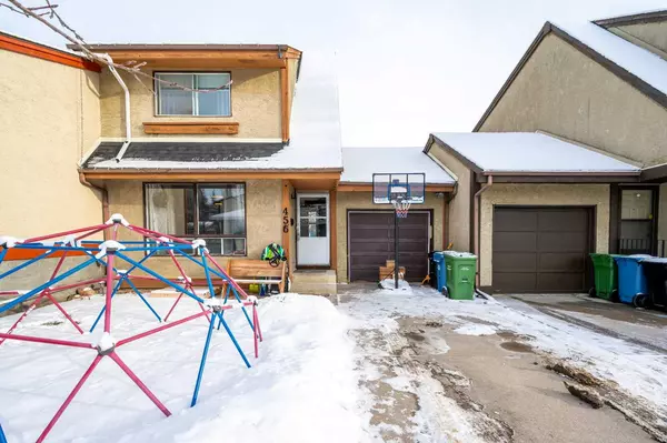 456 Cannington Close Southwest, Calgary, AB T2W 3G2