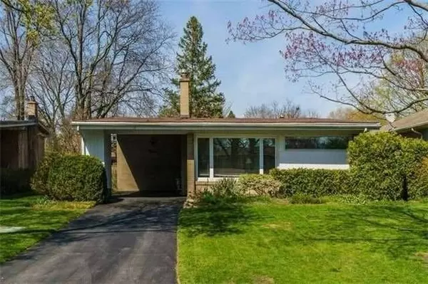 12 Lacewood CRES, Toronto C13, ON M3A 2Z4