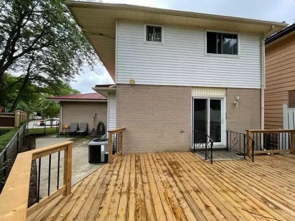 London, ON N5Y 4Y7,5 MONSARRAT CRES