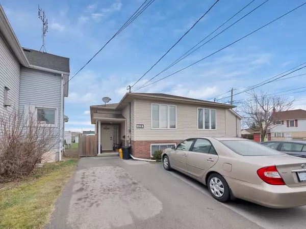 St. Catharines, ON L2P 2K7,204B Oakdale AVE #2