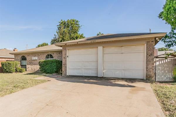 Fort Worth, TX 76133,2705 Amber Drive S