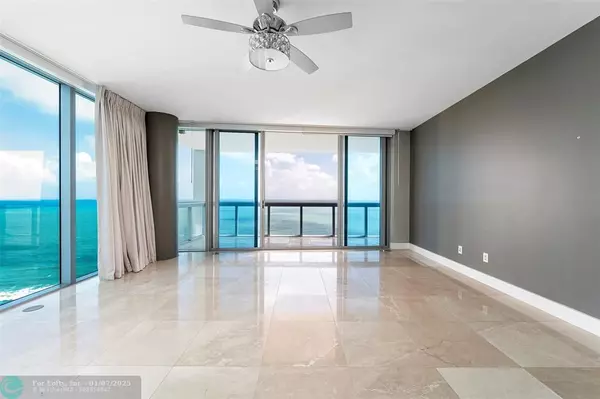 Miami Beach, FL 33141,6899 Collins Ave  #2707