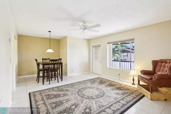 Greenacres, FL 33463,209 Pine Hov Cir  #A-2