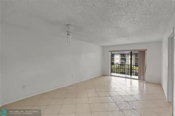 Tamarac, FL 33321,8051 Colony Cir  #203