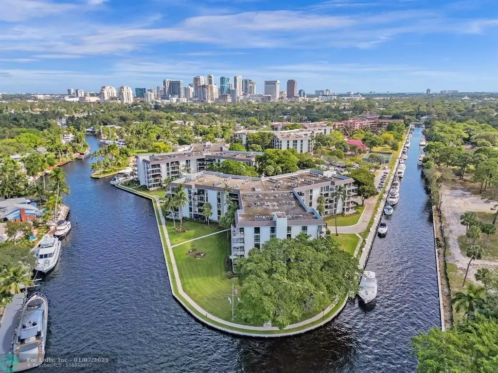 Fort Lauderdale, FL 33315,1301 River Reach Dr  #201