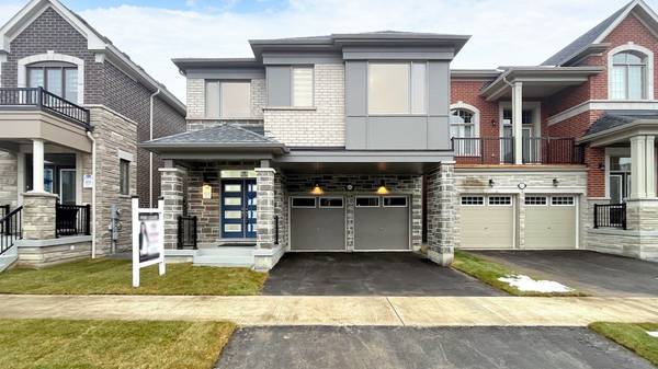 1415 Swallowtail LN, Pickering, ON L1X 0N8