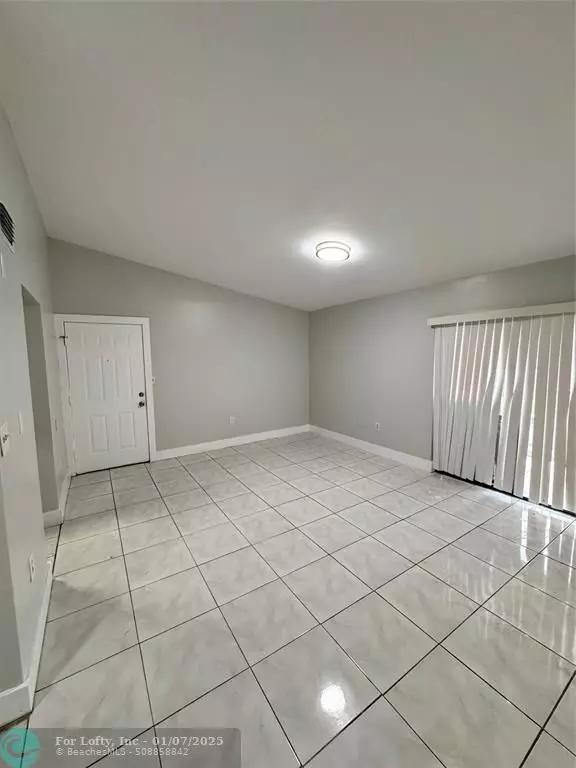 Miami, FL 33179,20741 NE 4th Ct  #201