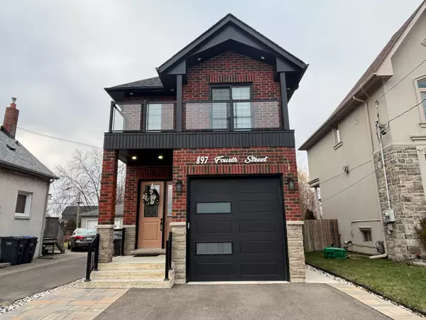 897 Fourth ST #Bsmt, Mississauga, ON L5E 1J8