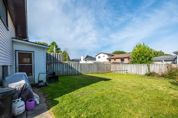 Leeds & Grenville, ON K6V 6H3,859 CUNNINGHAM CRES