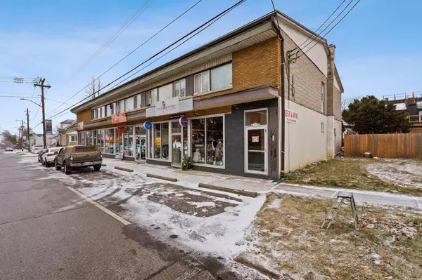 Niagara, ON L2N 4T6,27 Main ST #2