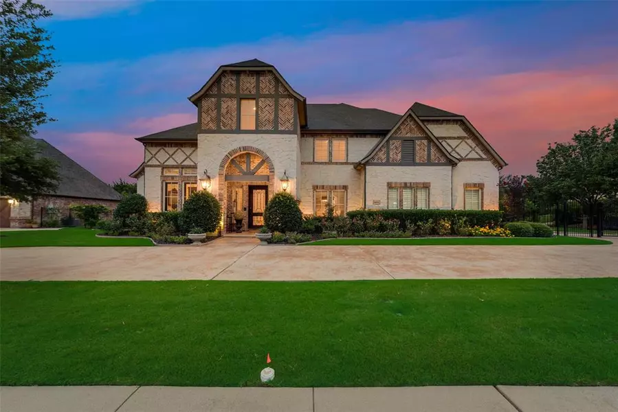 613 Rancho Laredo Trail, Southlake, TX 76092