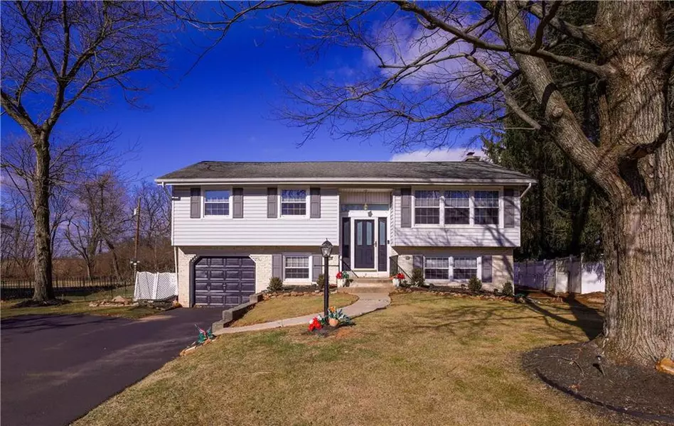 2020 Mark Twain Circle, Hanover Twp, PA 18017