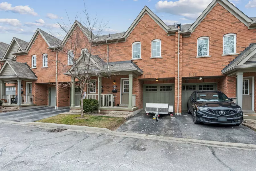 233 Duskywing WAY #23, Oakville, ON L6L 0C5