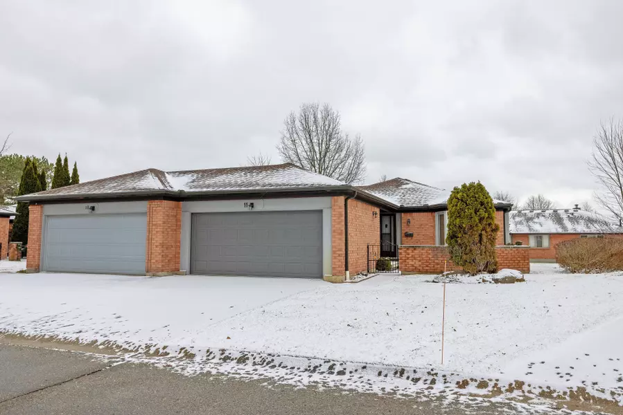 65 Fiddlers Green RD N #11, London, ON N6H 4V5