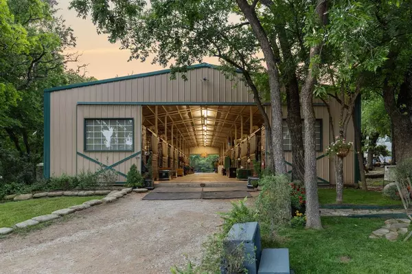 220 Harpole Road W, Argyle, TX 76226