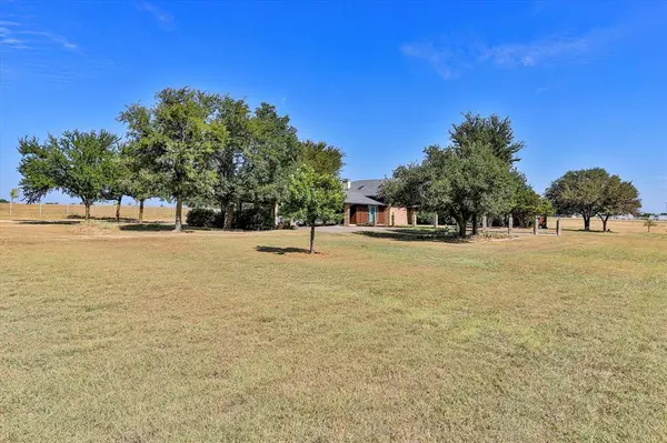 Sanger, TX 76266,3272 Lois Road W