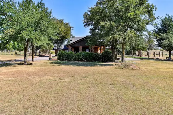 Sanger, TX 76266,3272 Lois Road W