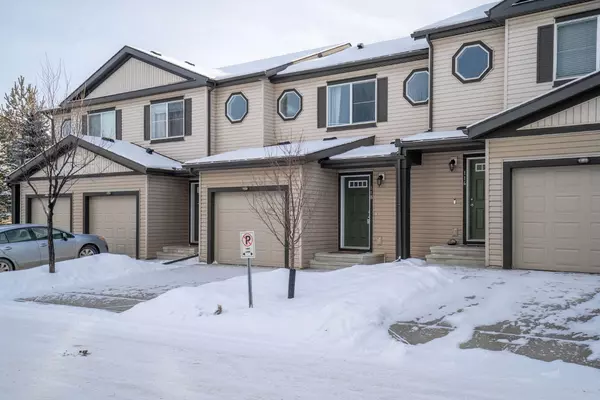 118 Copperpond LNDG Southeast, Calgary, AB T2Z 1G6