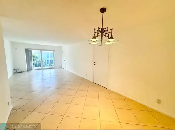 Fort Lauderdale, FL 33308,6373 Bay Club Dr  #4