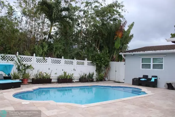 471 NW 39th St, Deerfield Beach, FL 33064