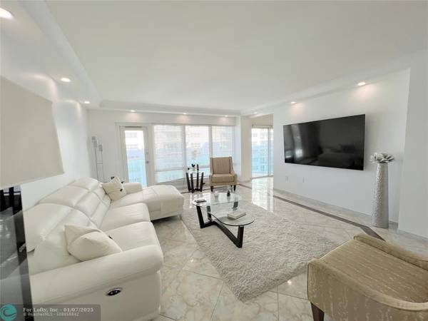 Fort Lauderdale, FL 33308,3400 Galt Ocean Dr  #1007S