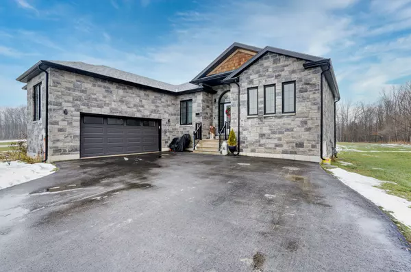 16 Walnut DR, Wasaga Beach, ON L9Z 0A9