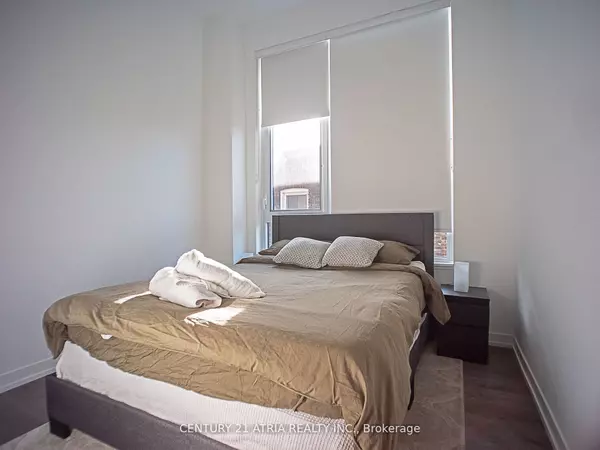 Toronto, ON M6K 0H8,270 Dufferin ST #212