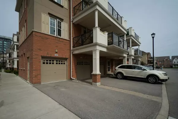 Oakville, ON L6H 6V1,269 Georgian DR #312