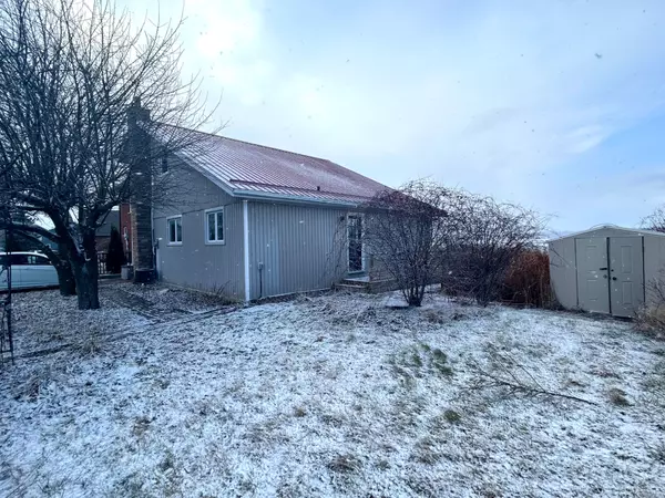 Prince Edward County, ON K8N 4Z1,20 Ridley ST