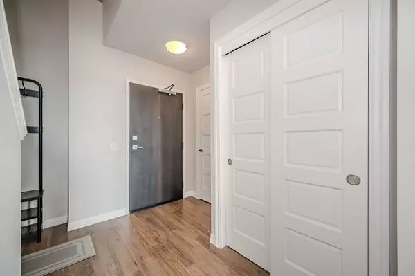 Guelph, ON N1L 0J4,35 KINGSBURY SQ #413