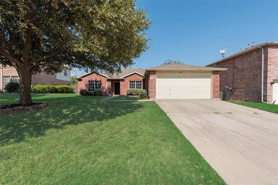 728 Quail Drive, Saginaw, TX 76131