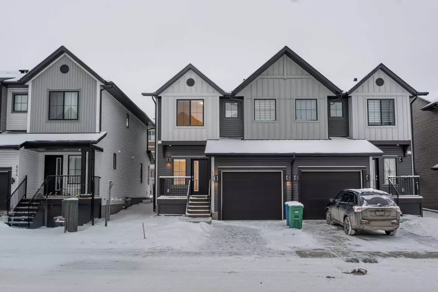 660 South Point Heath SW, Airdrie, AB T4B 5H7