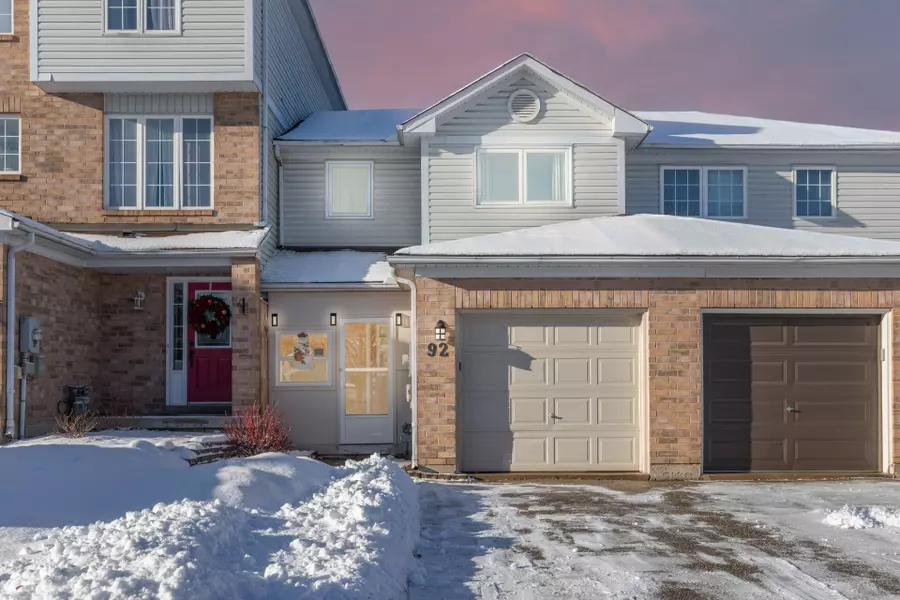 92 Pickett CRES, Barrie, ON L4N 8B9