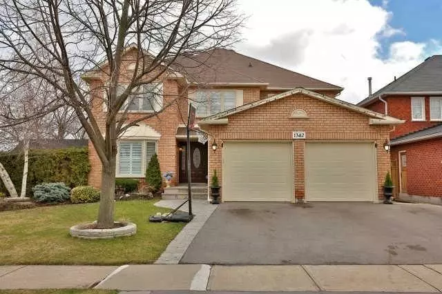 1342 Blackburn DR, Oakville, ON L6M 2X9