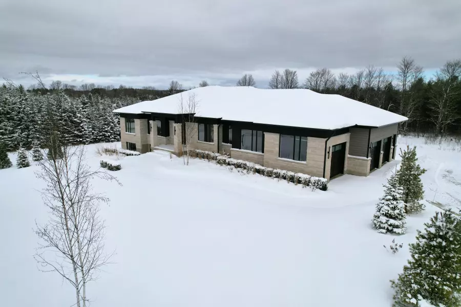 147 Blue Jay CRES, Grey Highlands, ON N0C 1H0