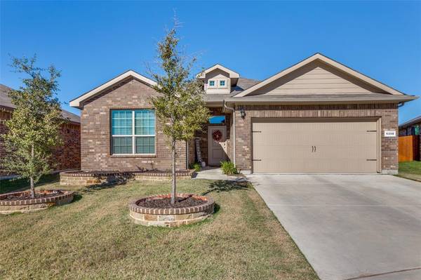 6208 Weaving Loom Way,  Fort Worth,  TX 76179