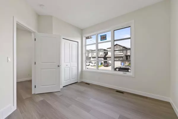 Calgary, AB T3J 5P1,603 Savanna CRES Northeast