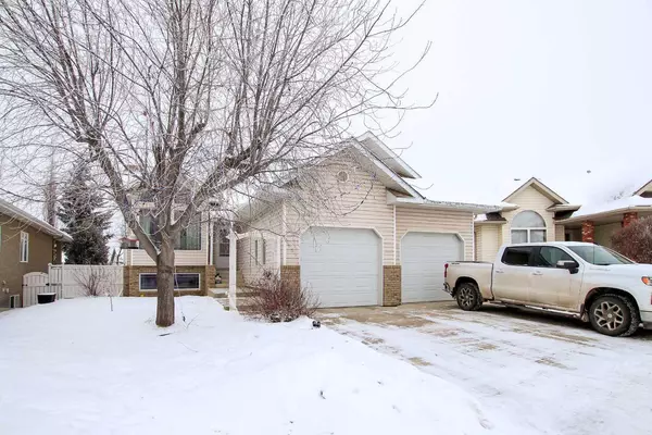 136 Ahlstrom Close, Red Deer, AB T4R 2T6