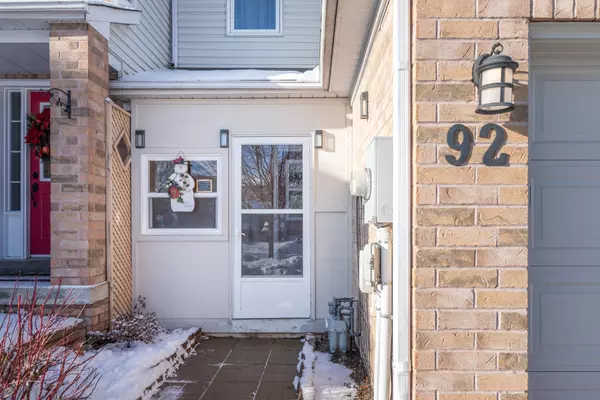 Barrie, ON L4N 8B9,92 Pickett CRES