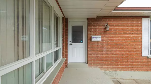 Mississauga, ON L4W 2M1,1575 Shale Oak Mews