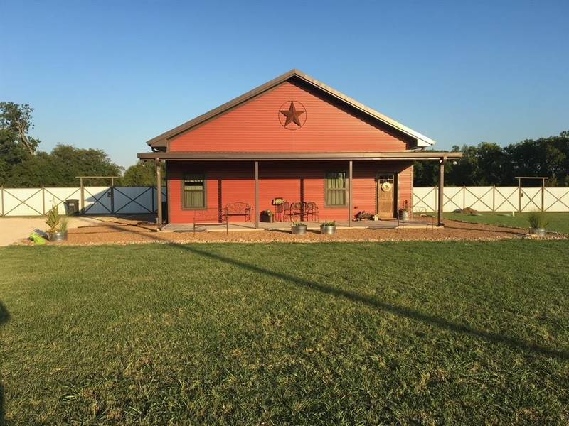 120 County Road 3571, Era, TX 76238