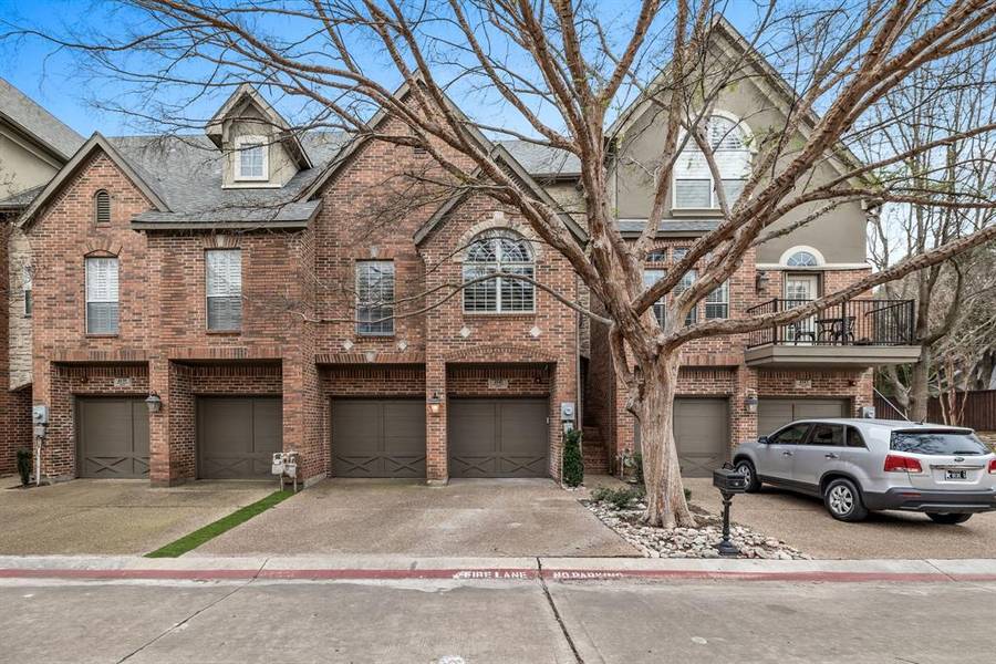 4141 Towne Green Circle, Addison, TX 75001