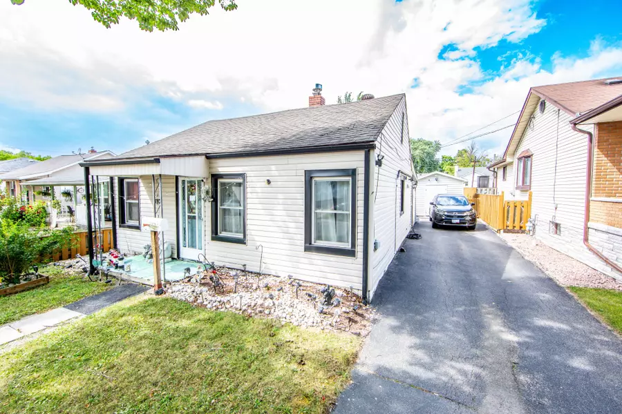 310 Commando ST, Welland, ON L3B 4T3