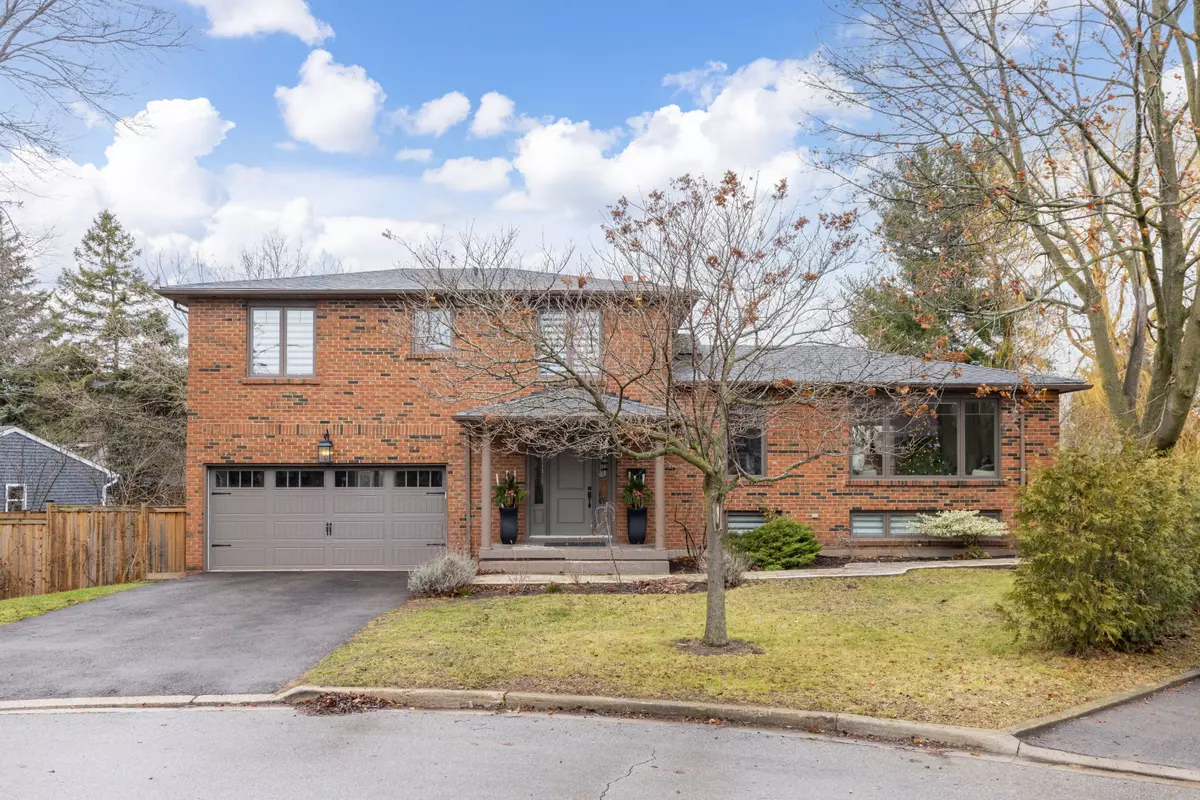 Oakville, ON L6L 5L9,231 SOUTHWOOD CT