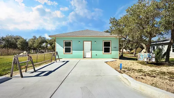 305 Steart, Rockport, TX 78382