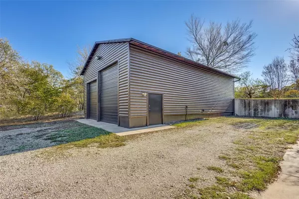 30 County Road 2250, Valley View, TX 76272