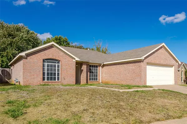 7932 Copper Canyon Drive, Arlington, TX 76002