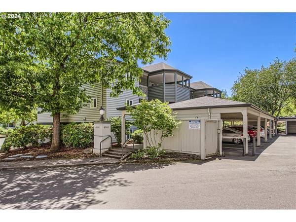 Portland, OR 97239,4980 S LANDING DR #304