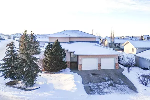 4102 66 ST, Stettler, AB T0C 2L1